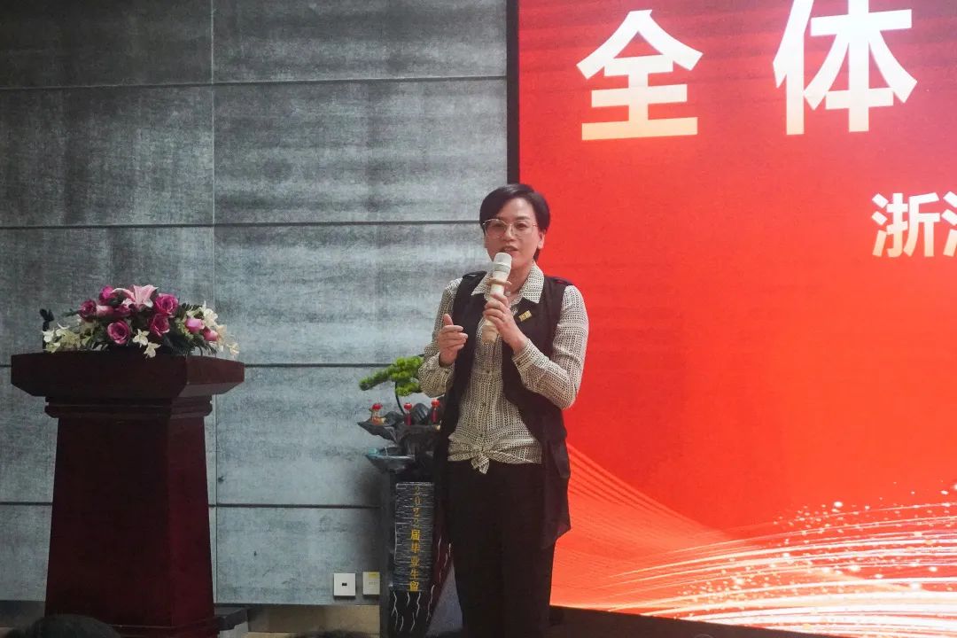 南鴻裝飾10月全體設(shè)計(jì)師會(huì)議精彩解讀
