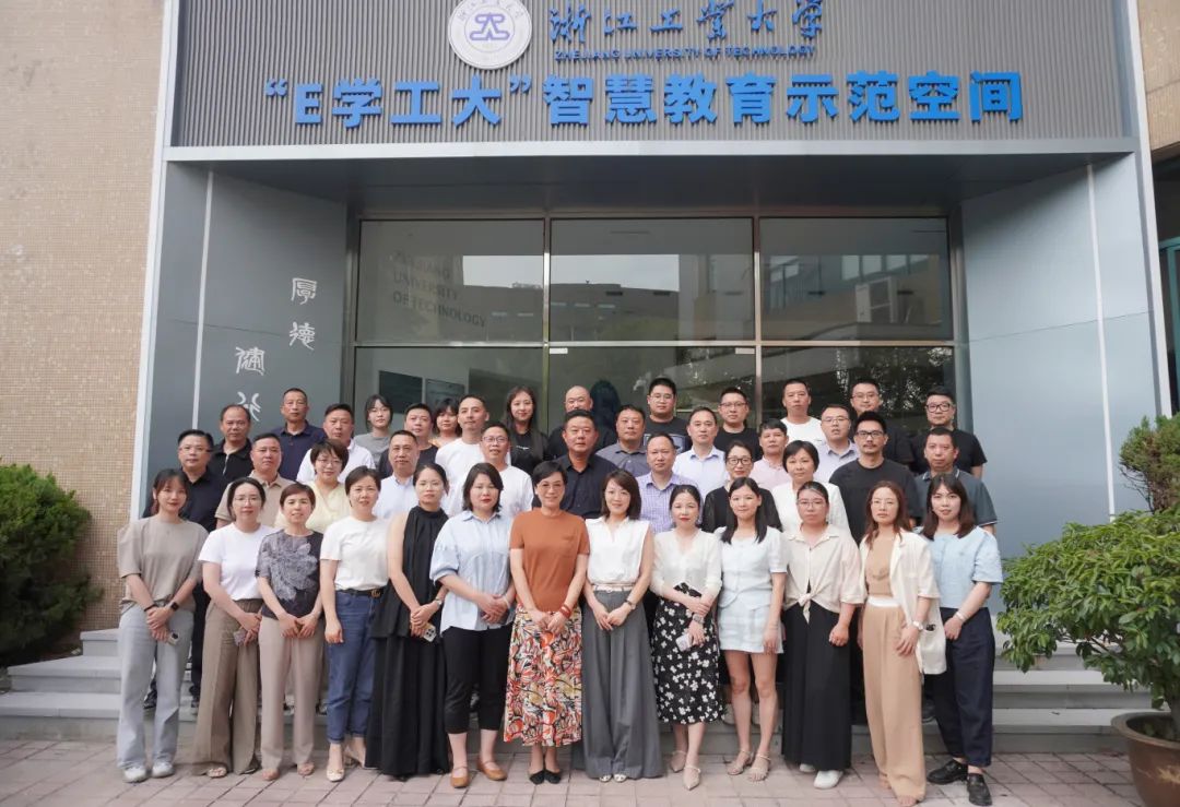 聚力思變，乘勢(shì)篤行丨南鴻裝飾二季度分公司經(jīng)理會(huì)議圓滿舉行